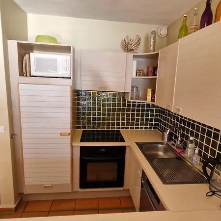 4 Pièces Avec Piscine Et Garage à - Fr-1-780-44